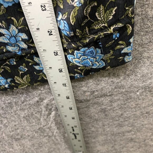 NWT Converse Chiffon Blouse Womens L Blue Floral V-Neck Short Sleeve Pintuck - Picture 10 of 10